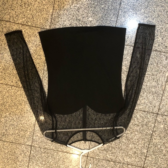 Sweetheart neckline top with sheer sleeves - Picture 3 of 6